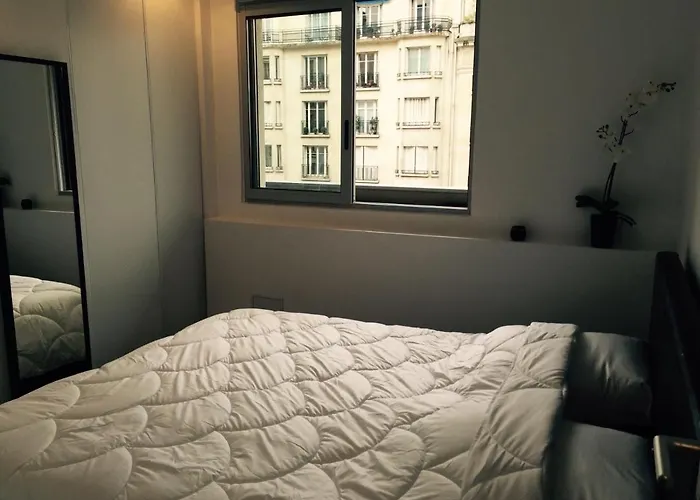 A Deux Pas Des Champs Elysees